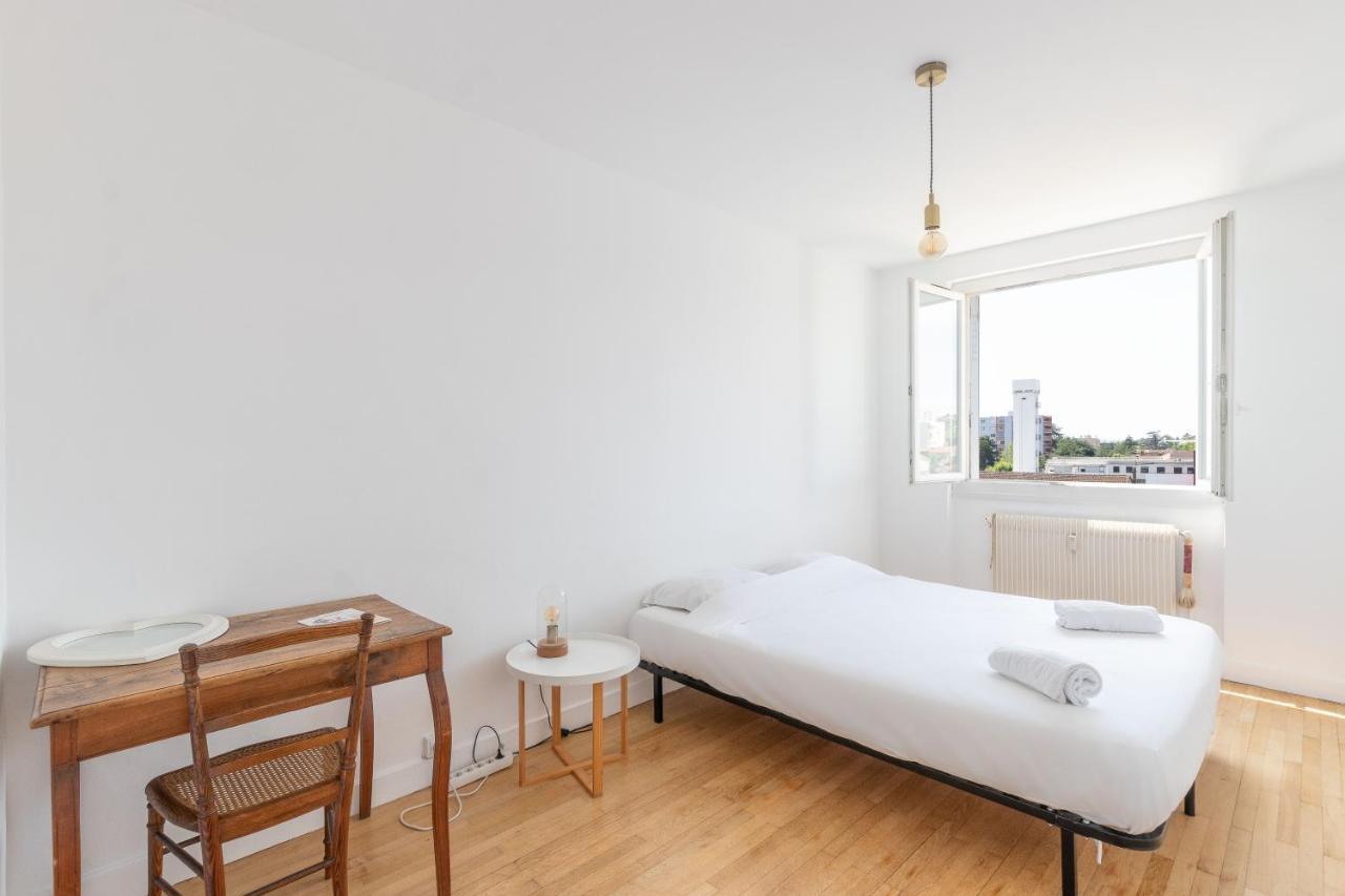 Cabana & Grand Appartement Cosy - Parking & Balcon Villefranche-sur-Saone Exterior photo